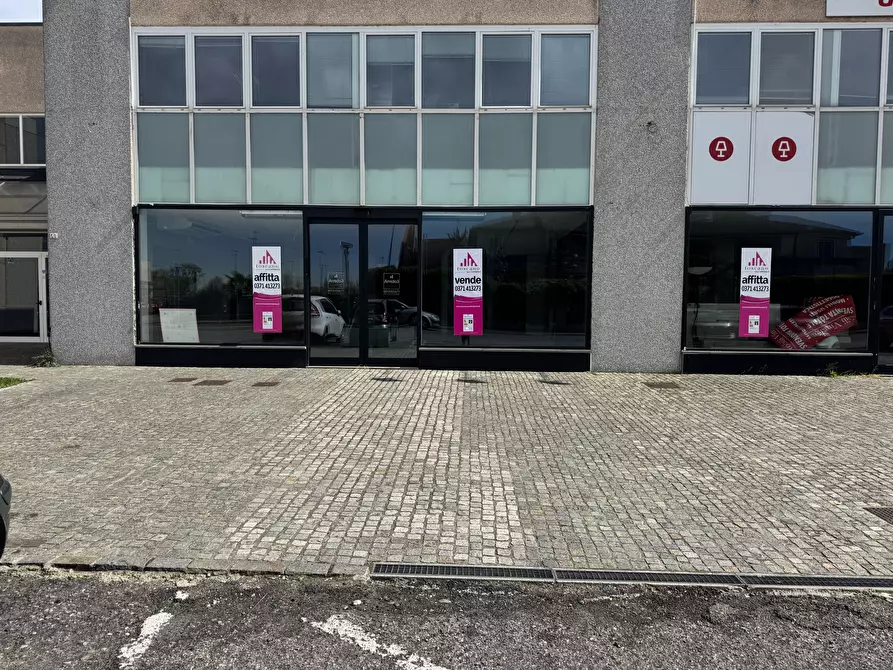 Immagine 29 di Locale commerciale in affitto  in Via Codognino 12 a Cornegliano Laudense