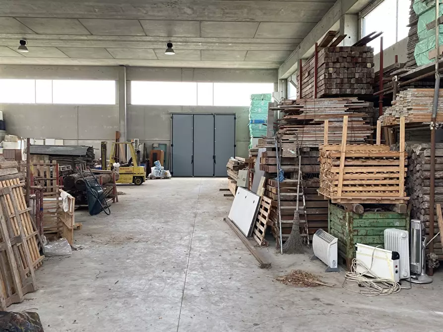 Immagine 2 di Capannone industriale in vendita  in Vicolo Granata 37 a Casalpusterlengo