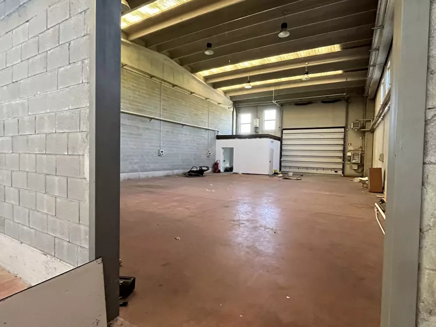 Immagine 13 di Capannone industriale in vendita  in Dossino 31 a Cura Carpignano