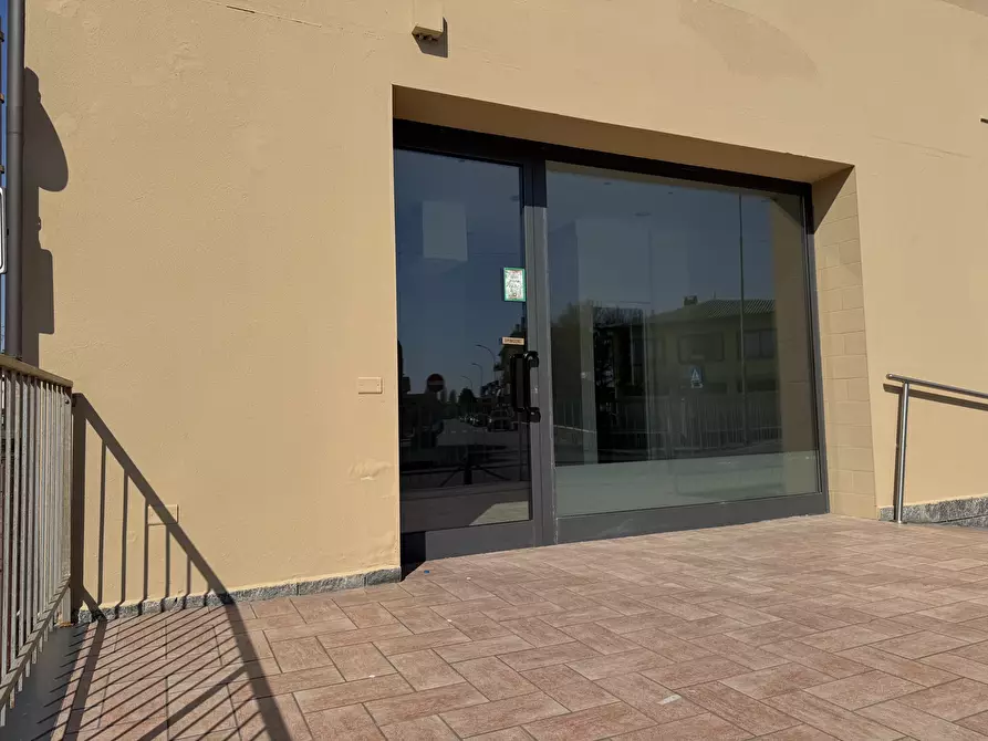Immagine 7 di Locale commerciale in affitto  in Via Lodi 5 a Cornegliano Laudense