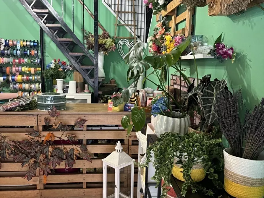 Immagine 4 di Attività commerciale in vendita  in Crespiatica via Dante Alighieri 25 a Crespiatica