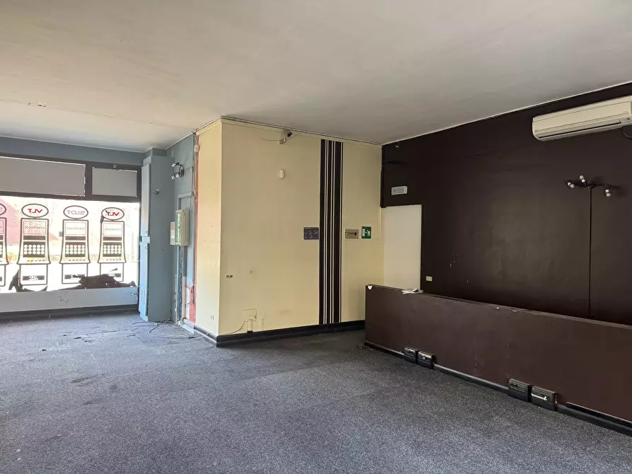 Immagine 13 di Locale commerciale in vendita  in Via Defendente Lodi 33 a Lodi