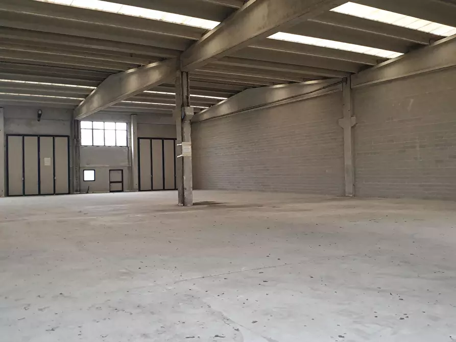 Immagine 13 di Capannone industriale in vendita  in SP193 2 a Maleo