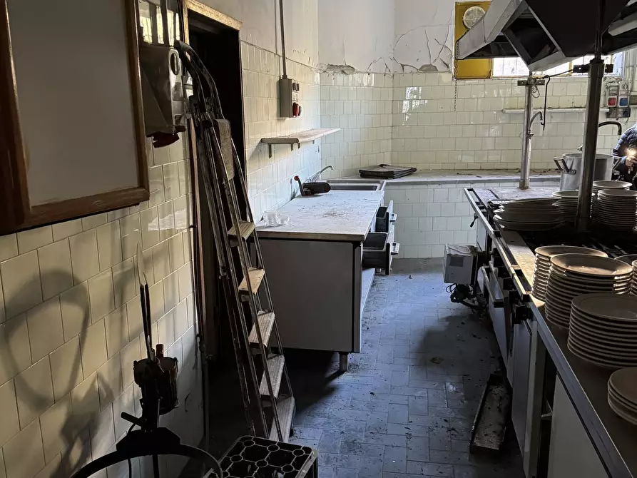 Immagine 10 di Locale commerciale in vendita  in Località Castello 4 a Mezzoldo