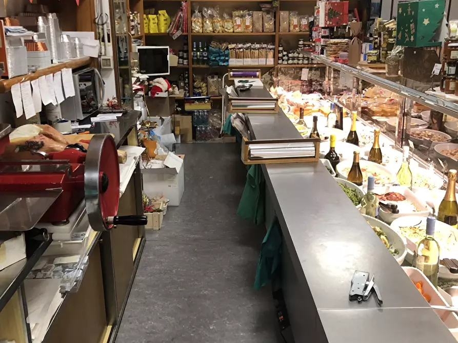 Immagine 16 di Attività commerciale in vendita  in Via Massimo D'Azeglio 20 a Lodi