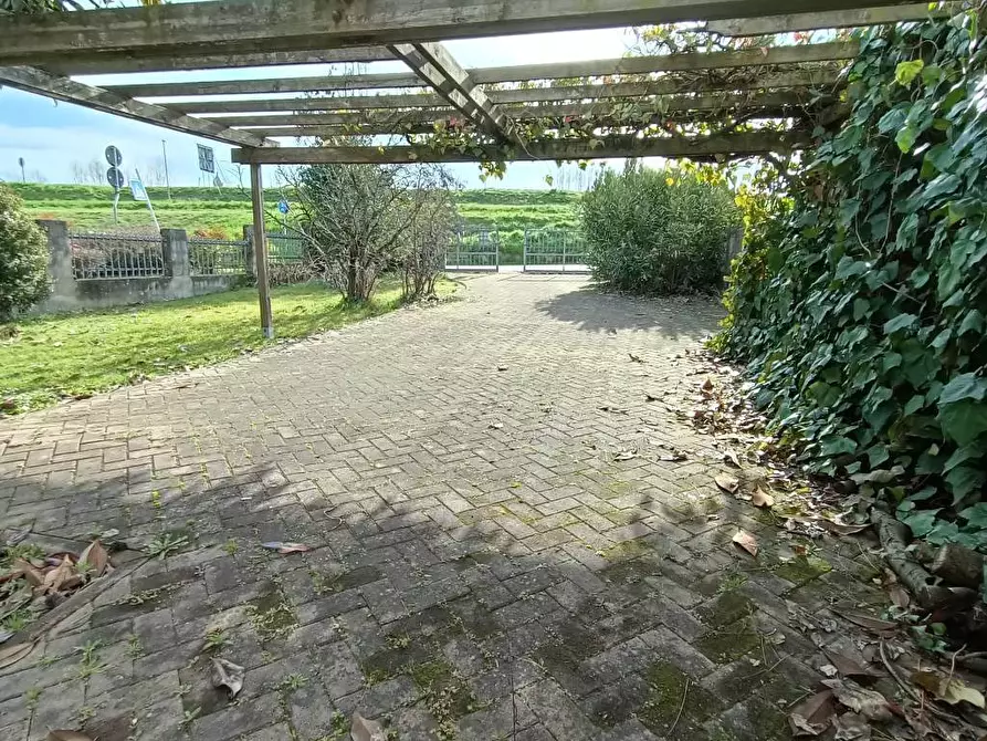 Immagine 3 di Porzione di casa in vendita  a Boara Pisani