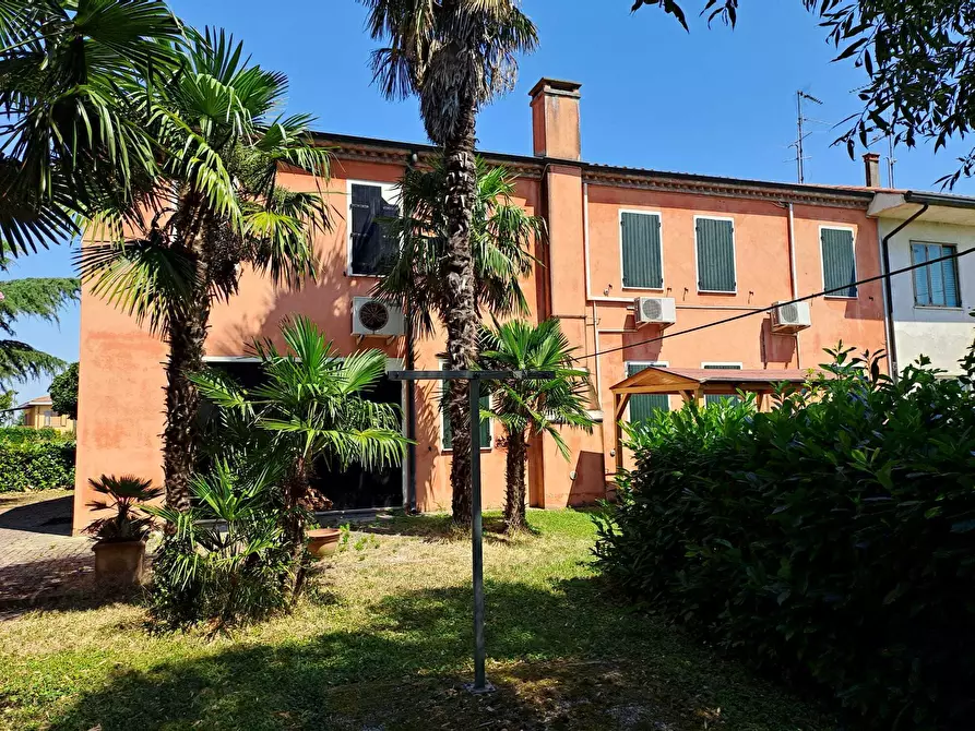 Immagine 1 di Porzione di casa in vendita  a Rovigo