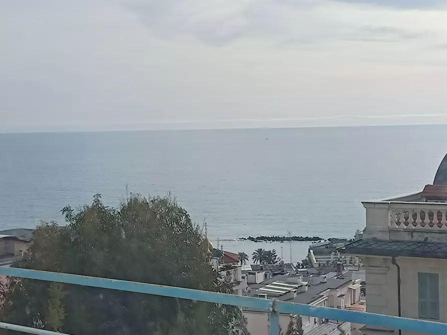 Immagine 2 di Quadrilocale in vendita  a San Remo