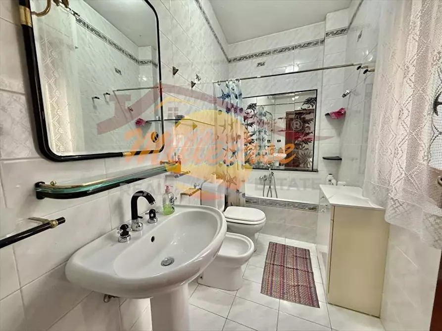 Immagine 27 di Pentalocale in vendita  in CORSO UMBERTO a Siracusa