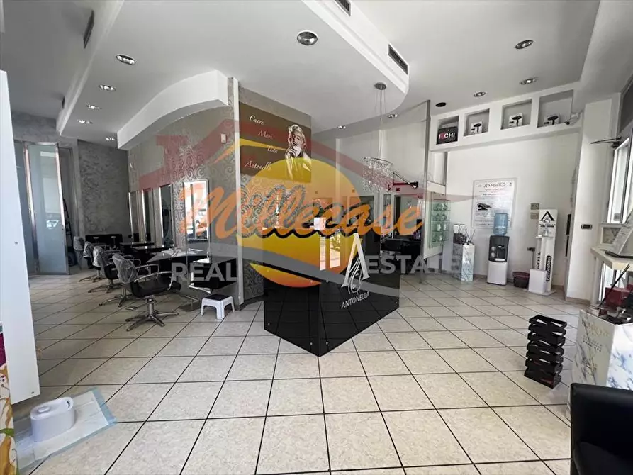 Immagine 25 di Locale commerciale in vendita  in VIALE TICA a Siracusa