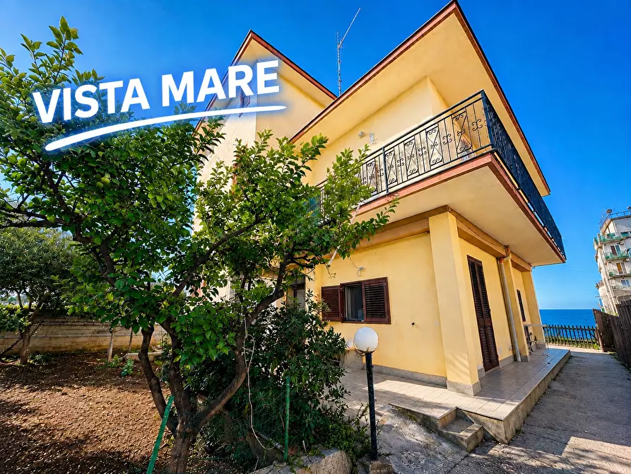 Immagine 1 di Villa in vendita  in Via Franca Maria Gianni a Siracusa