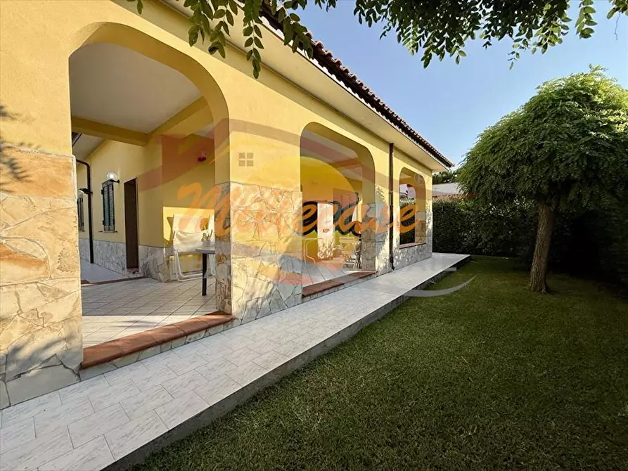Immagine 15 di Villa in vendita  in VIA MER NERO a Siracusa