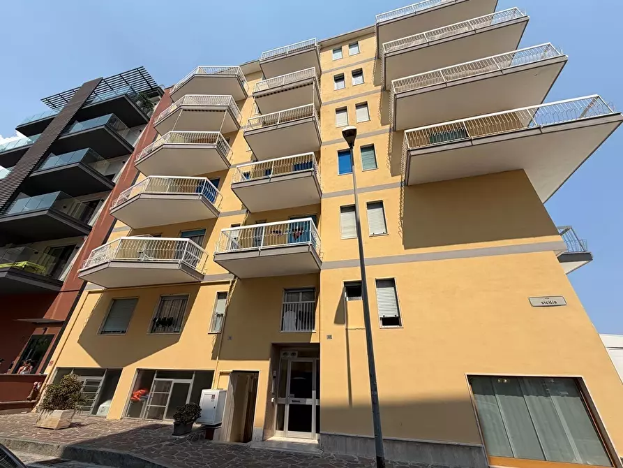 Immagine 45 di Trilocale in vendita  in Via Sicilia 37 a San Bartolomeo Al Mare