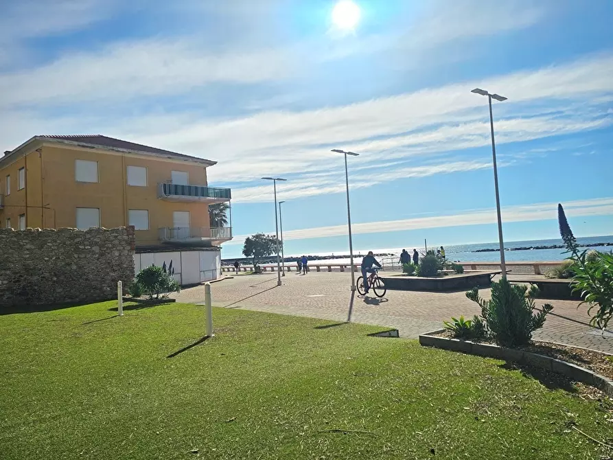 Immagine 40 di Bilocale in affitto  in Via Sardegna n. 9 9 a San Bartolomeo Al Mare