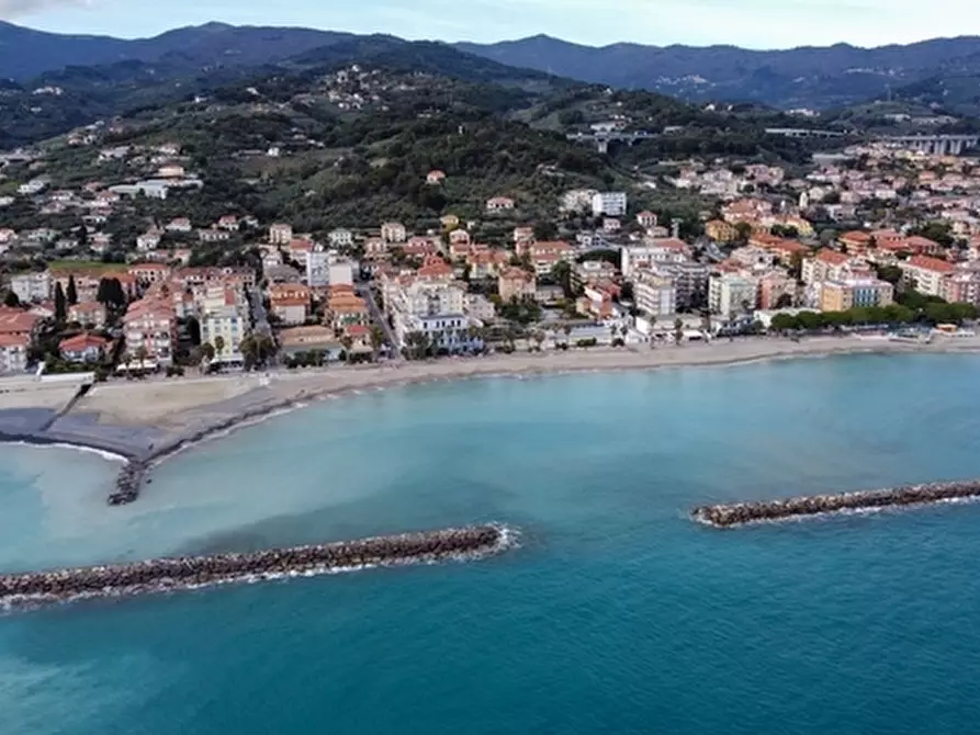 Immagine 7 di Trilocale in vendita  in Via Ville Nuove a Diano Marina