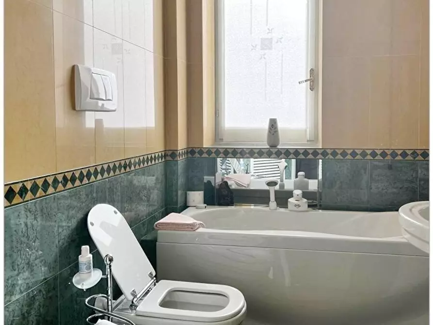 Immagine 18 di Pentalocale in affitto  a Torino