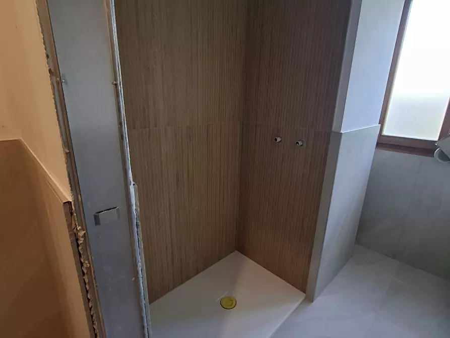 Immagine 11 di Bilocale in affitto  in Via Genova 166 a Torino