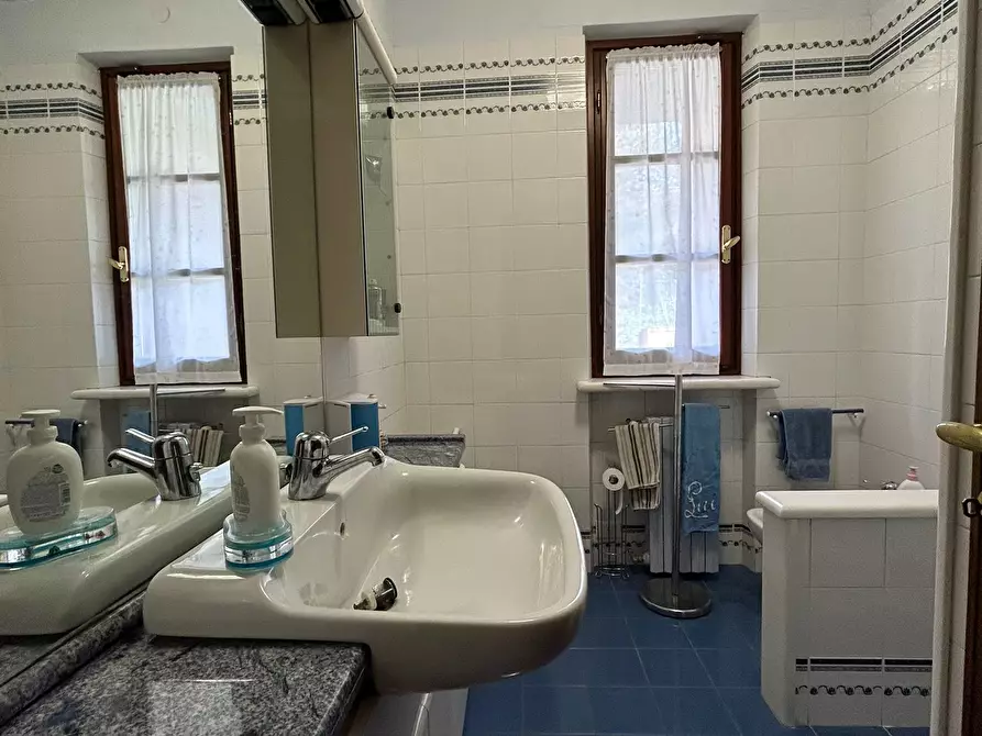 Immagine 53 di Casa bifamiliare in vendita  a Sarzana