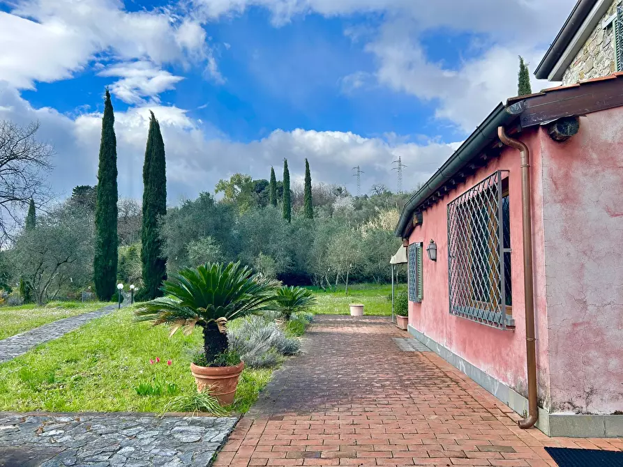 Immagine 11 di Casa indipendente in vendita  a Sarzana