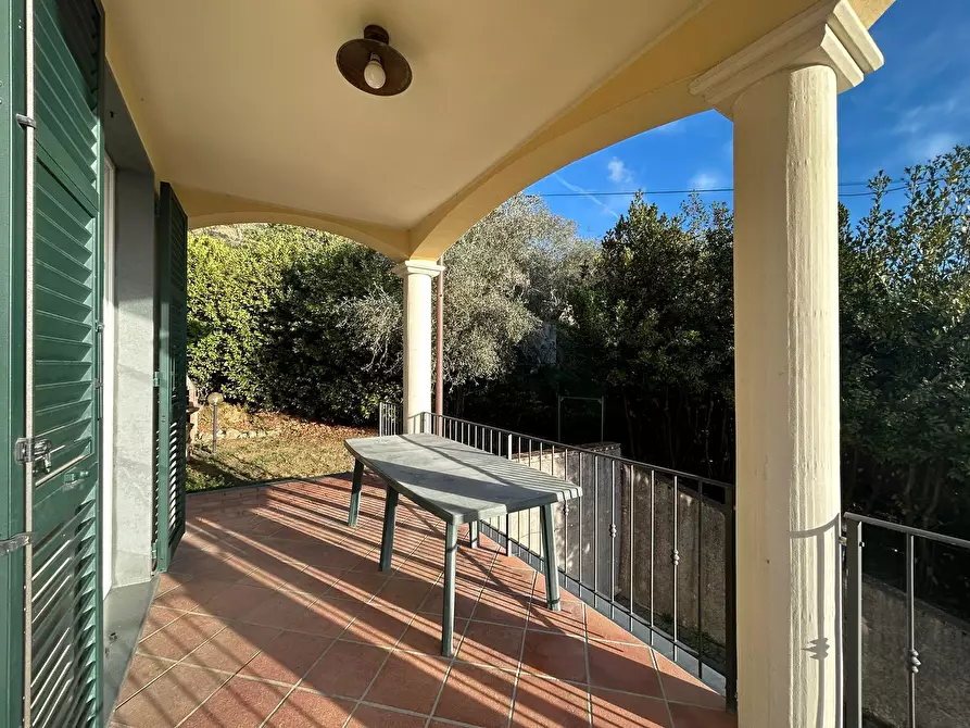 Immagine 7 di Villa in vendita  a Sarzana