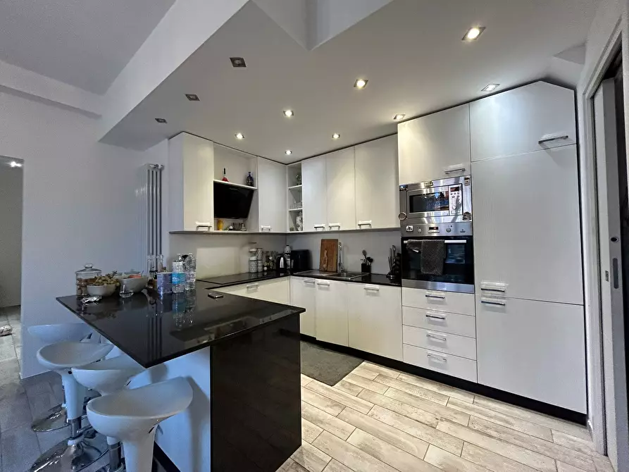 Immagine 4 di Attico in vendita  a Sarzana