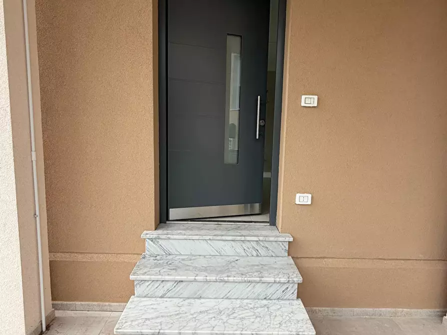 Immagine 3 di Bilocale in vendita  a Sarzana