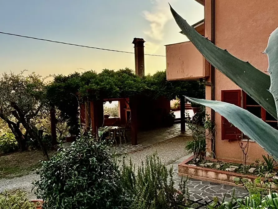 Immagine 13 di Villa in vendita  a Fosdinovo