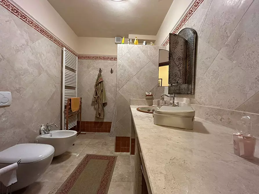 Immagine 27 di Villa in vendita  a Sarzana