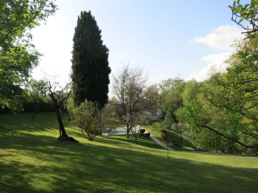 Immagine 20 di Villa in vendita  a Sarzana