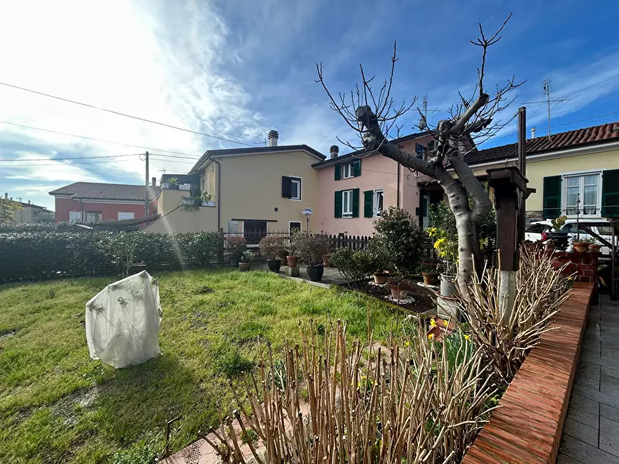 Immagine 32 di Terratetto in vendita  a Sarzana
