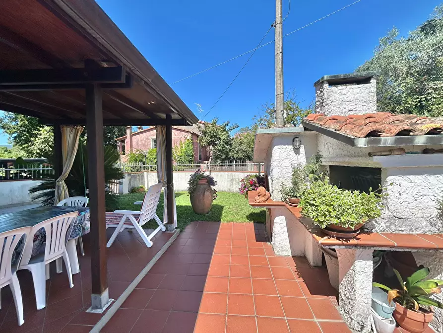 Immagine 7 di Porzione di casa in vendita  a Fosdinovo