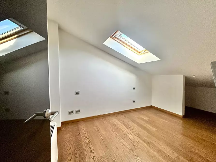 Immagine 40 di Pentalocale in vendita  a Sarzana