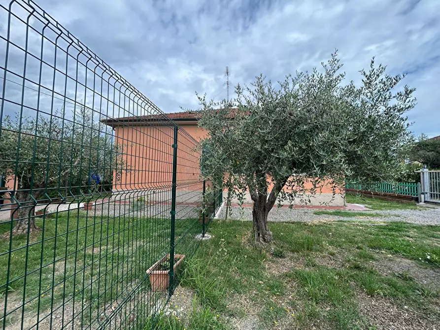 Immagine 8 di Villetta a schiera in vendita  a Santo Stefano Di Magra