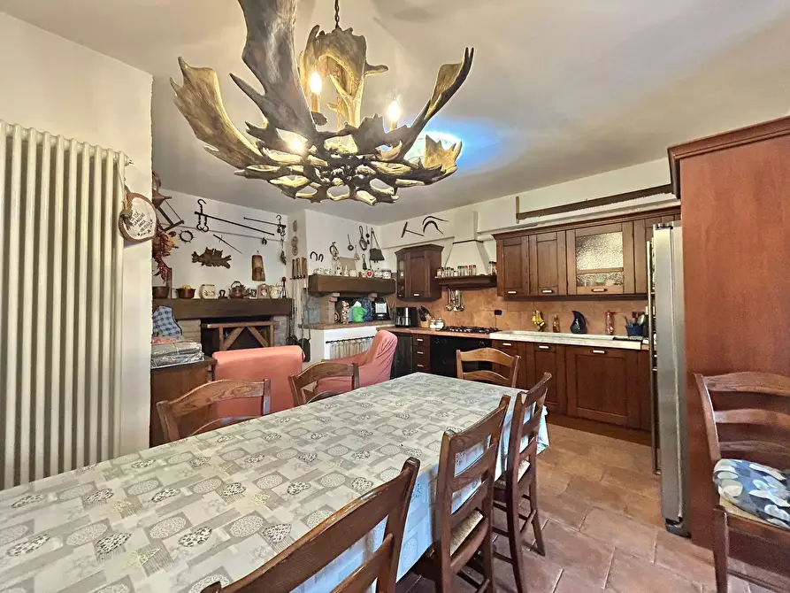 Immagine 21 di Villa in vendita  a Sarzana