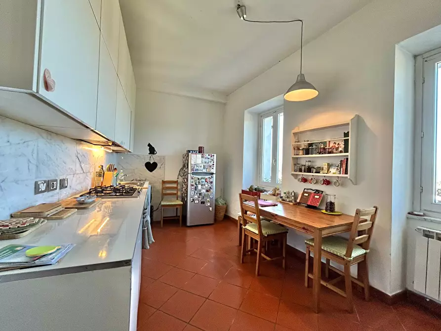 Immagine 12 di Pentalocale in vendita  a Sarzana