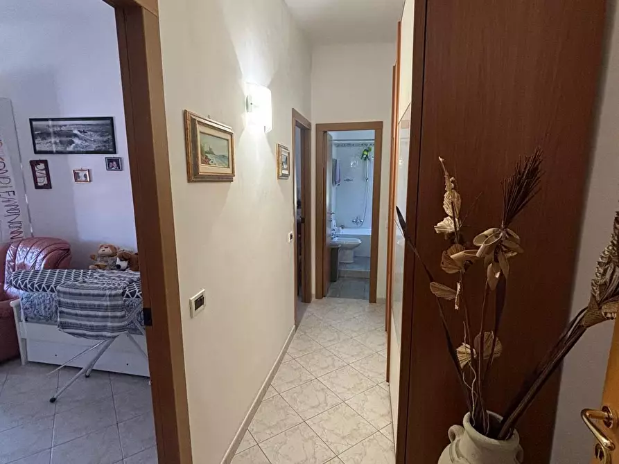 Immagine 11 di Quadrilocale in vendita  a La Spezia