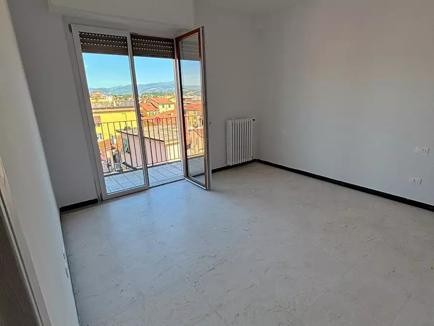 Immagine 15 di Attico in affitto  a Sarzana