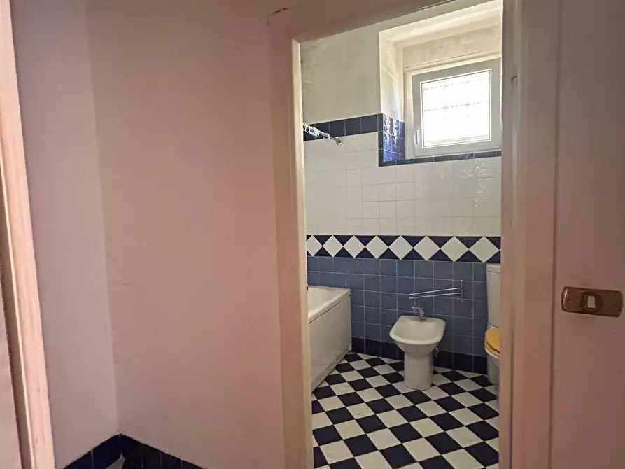 Immagine 35 di Casa indipendente in vendita  a Sarzana