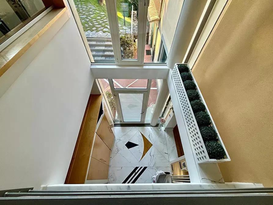 Immagine 37 di Villa in vendita  a Sarzana