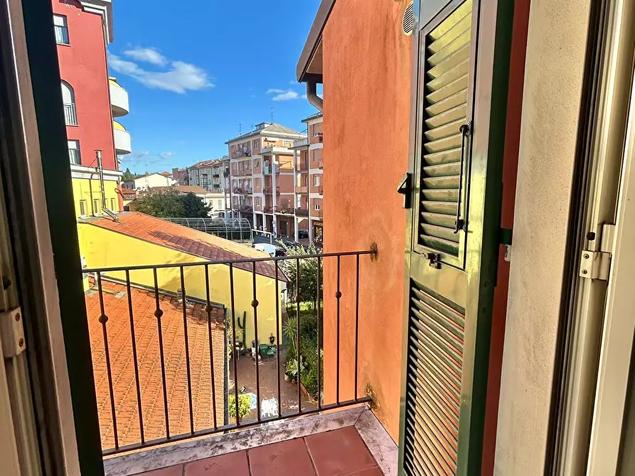 Immagine 3 di Locale commerciale in vendita  a Sarzana