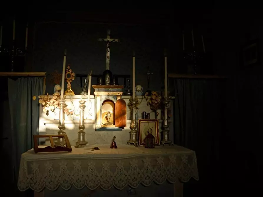 Immagine 34 di Villa in vendita  a Sarzana