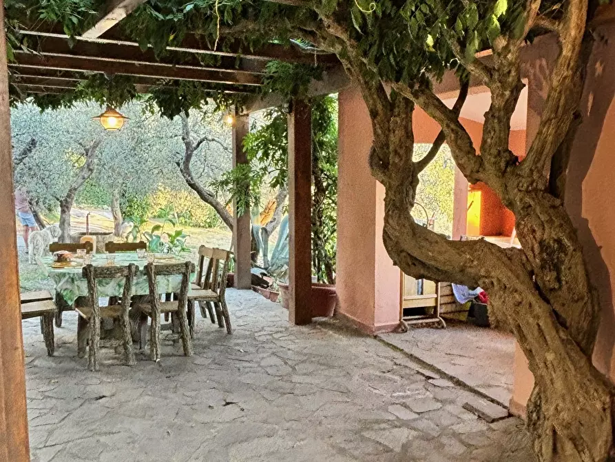 Immagine 19 di Villa in vendita  a Fosdinovo