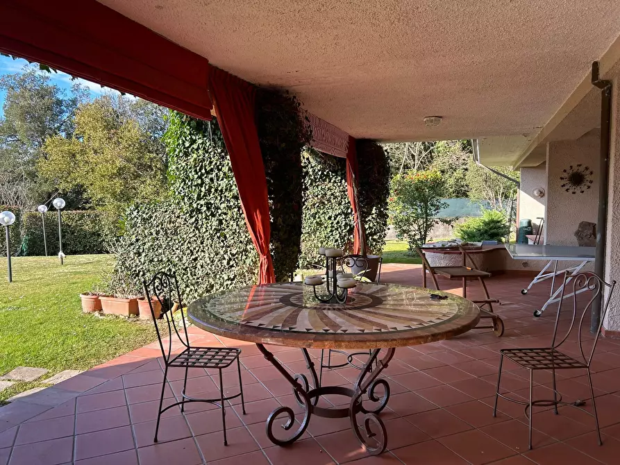 Immagine 14 di Villa in vendita  a Sarzana