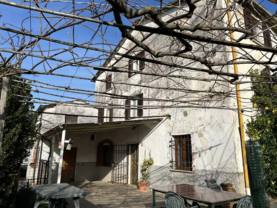 Immagine 1 di Villetta a schiera in vendita  a Castelnuovo Magra