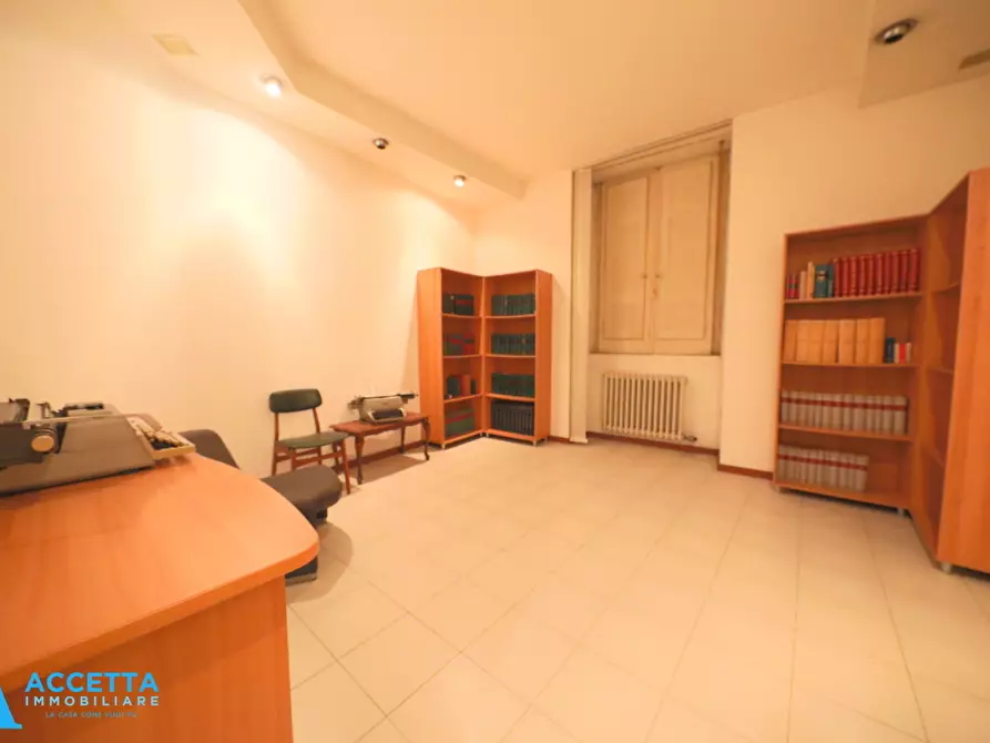 Immagine 17 di Bilocale in vendita  in Via Duca di Genova 63 a Taranto