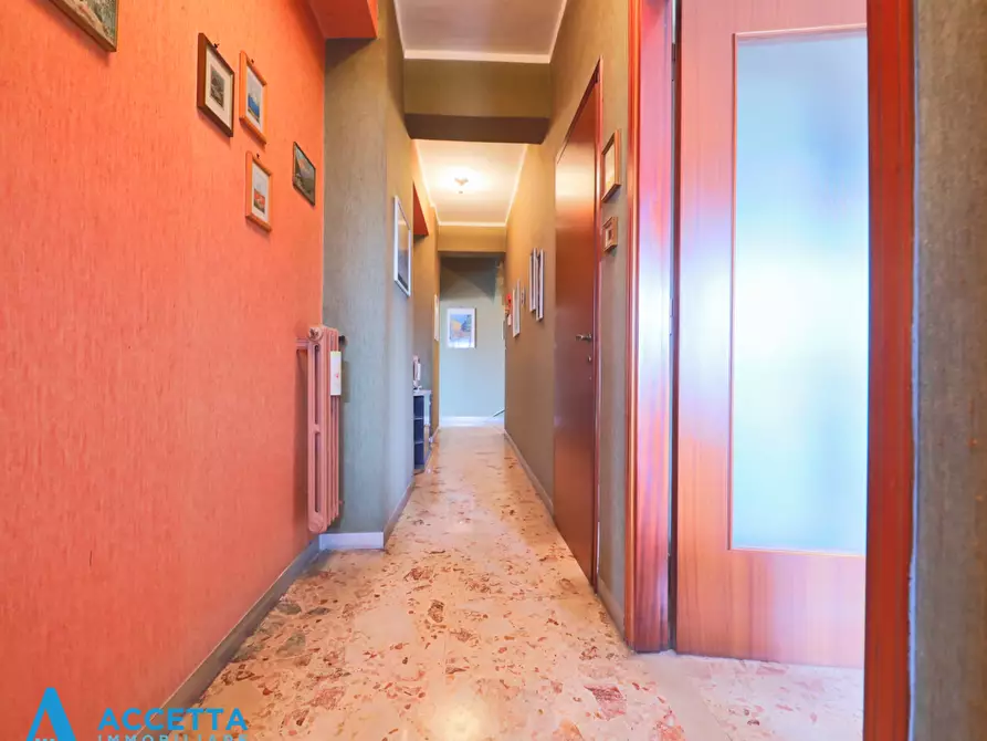 Immagine 10 di Trilocale in vendita  in Via Lago Trasimeno 5 a Taranto