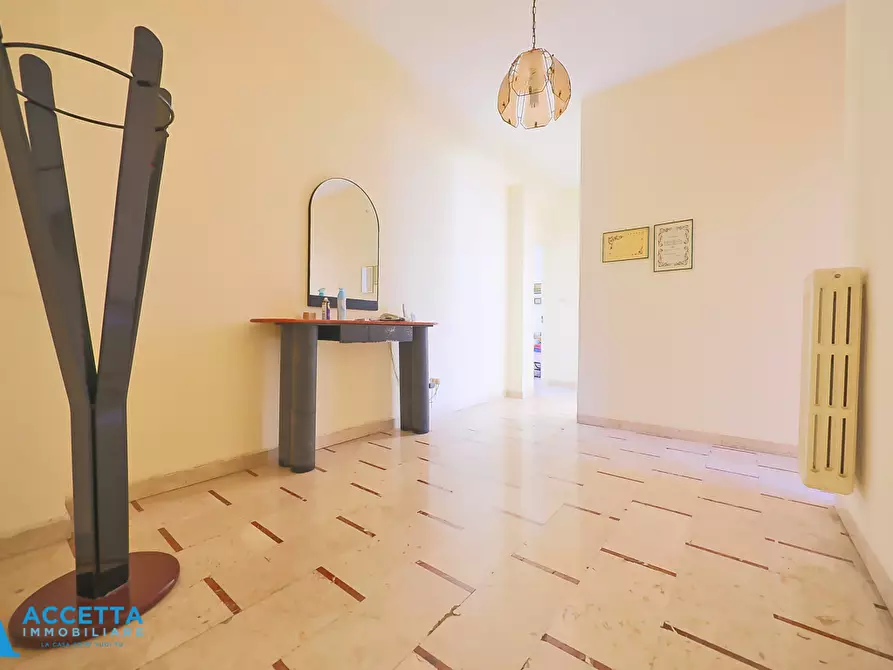 Immagine 3 di Bilocale in vendita  in Via Corsica 15 a Taranto
