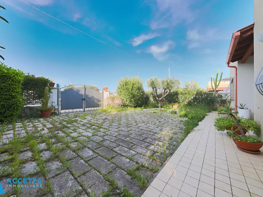 Immagine 5 di Villa in vendita  in Via Delfini 55 a Taranto