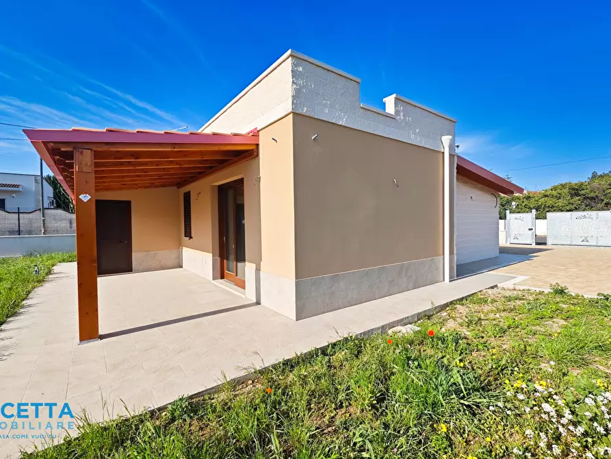 Immagine 18 di Villa in vendita  in Via Dayala a Taranto