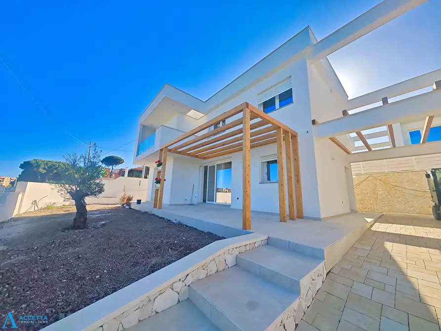 Immagine 7 di Villa in vendita  in Via Azalee a Taranto